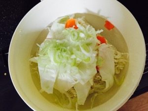 レンジでラーメン野菜