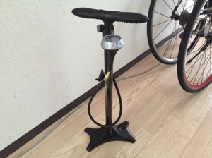 ロードバイク室内空気入れ
