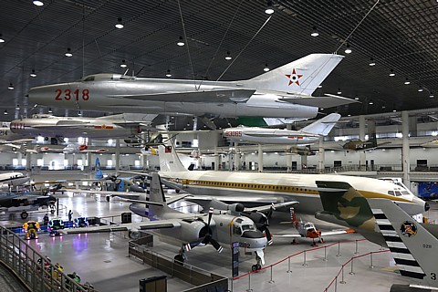 高雄市】岡山基地脇の航空教育展示館 - 用廃機ハンターが行く！