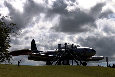 秋田県】三種町 惣三郎沼公園のT-33A - 用廃機ハンターが行く！