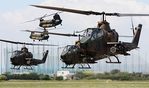 陸上自衛隊 AH-1Sの展示機・教材機 - 用廃機ハンターが行く！