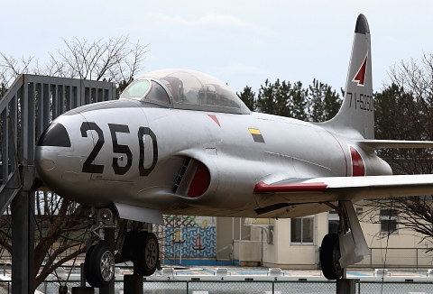 新潟県】佐渡島 赤泊臨海運動公園のT-33A - 用廃機ハンターが行く！