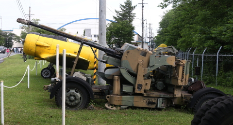 35mm二連装高射機関砲（L-90）の展示場所 - 用廃機ハンターが行く！