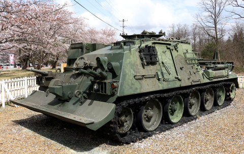 78式戦車回収車の展示場所 - 用廃機ハンターが行く！