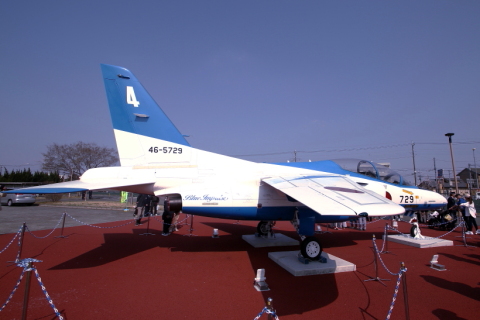 航空自衛隊 川崎T-4の展示機 - 用廃機ハンターが行く！