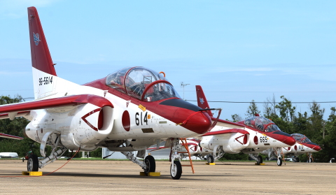 航空自衛隊 川崎T-4の展示機 - 用廃機ハンターが行く！