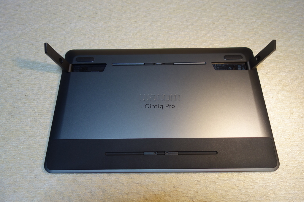 液晶ペンタブレット「Wacom Cintiq Pro 13」を開封&レビューし 液晶ペンタブレット「Wacom Cintiq Pro 13」を開封&レビューし