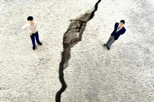 褒めることの魔法:敵対心を持つ人の特徴と対処法 - WAKATU(話活)のススメ