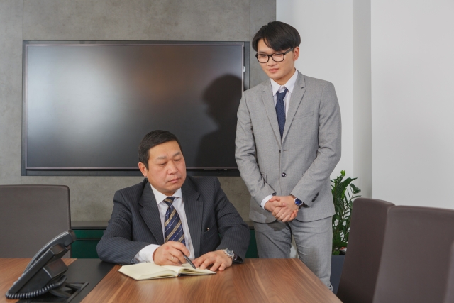 ビジネスシーンで好印象を与える目上の人との話し方 - WAKATU(話活)のススメ