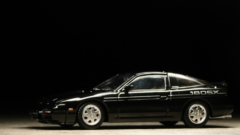 モデルインプレッション】 INNO Models 1/64 - Nissan 180SX (Black