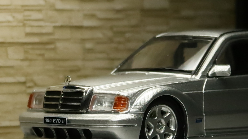 ミニカーレビュー】 INNO Models 1/64 - Mercedes-Benz 190E 2.5-16
