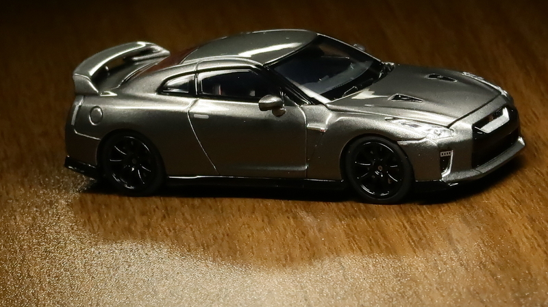 ミニカーレビュー】 Motorhelix 1/64 - Nissan GT-R R35 Track Edition