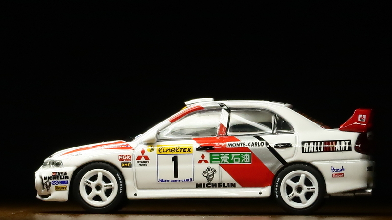 ミニカーレビュー】 Tarmac Works 1/64 - Mitsubishi Lancer Evolution