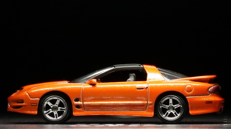 ミニカーレビュー】 Hotwheels Premium Boulevard - 2002 Pontiac