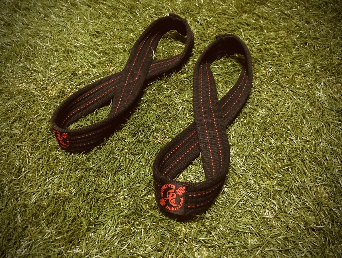 個人的にはリストストラップはエイトストラップが良いんじゃないかと