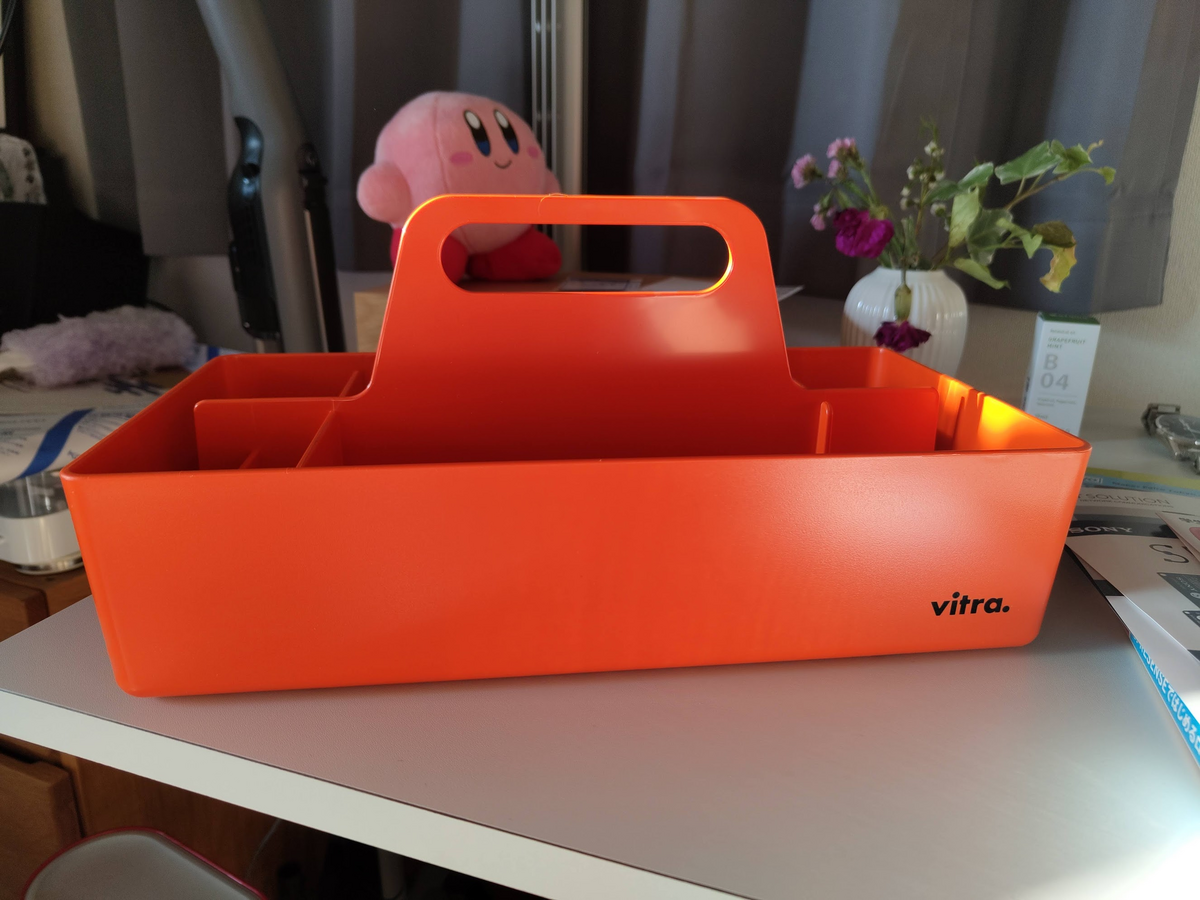 Artek Tokyo Store行った / Vitra Toolbox RE 買った - Lambda