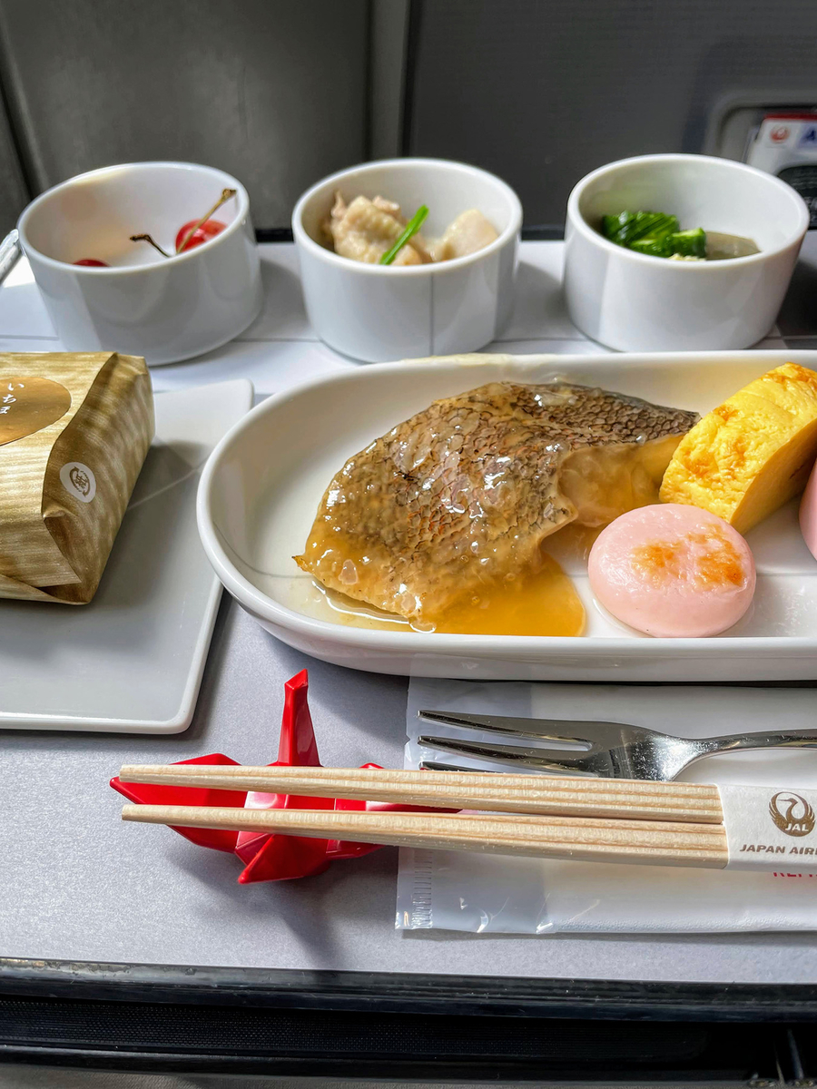 JALファーストクラス 2022年6月上旬の機内食 - めざせマイルの達人