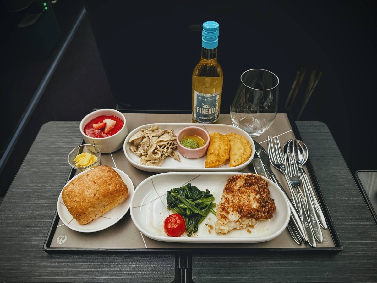 JAL国内線ファーストクラス 2025年4月上旬の機内食(夕食・羽田着
