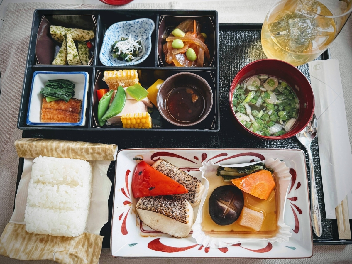 JAL国際線 2025年7月中旬の機内食(台北→羽田、ビジネスクラス)