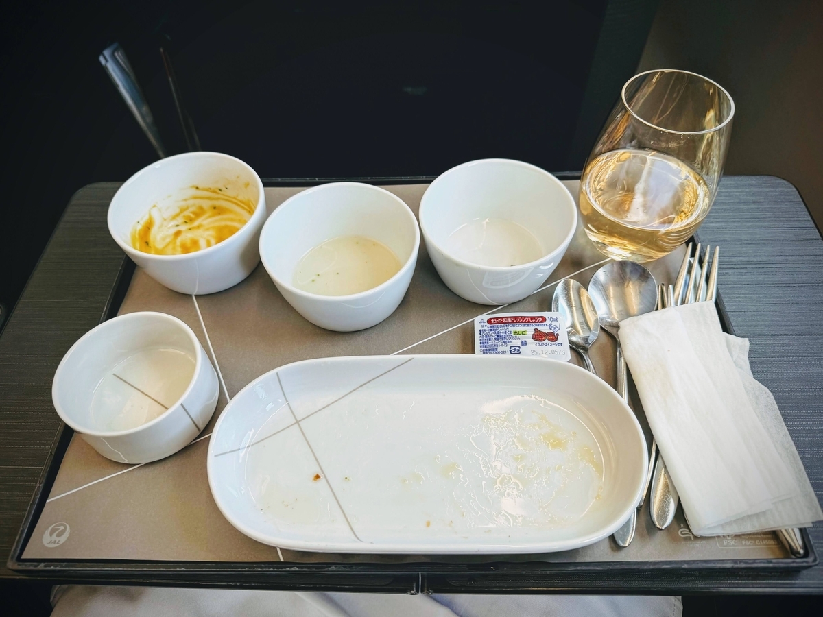 JAL国内線ファーストクラス 2025年10月上旬の機内食(朝食・羽田着)