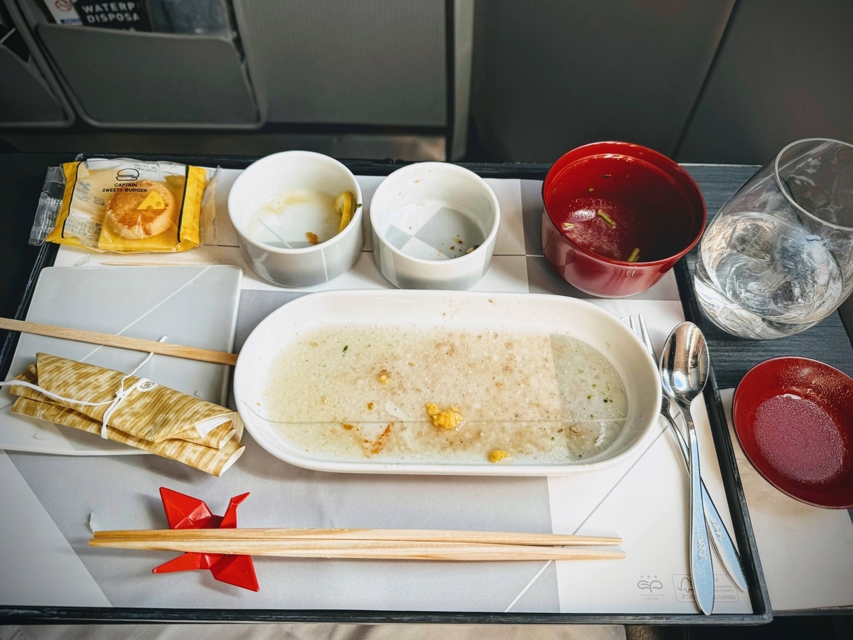 JAL国内線ファーストクラス 2025年10月上旬の機内食(昼食・羽田発)