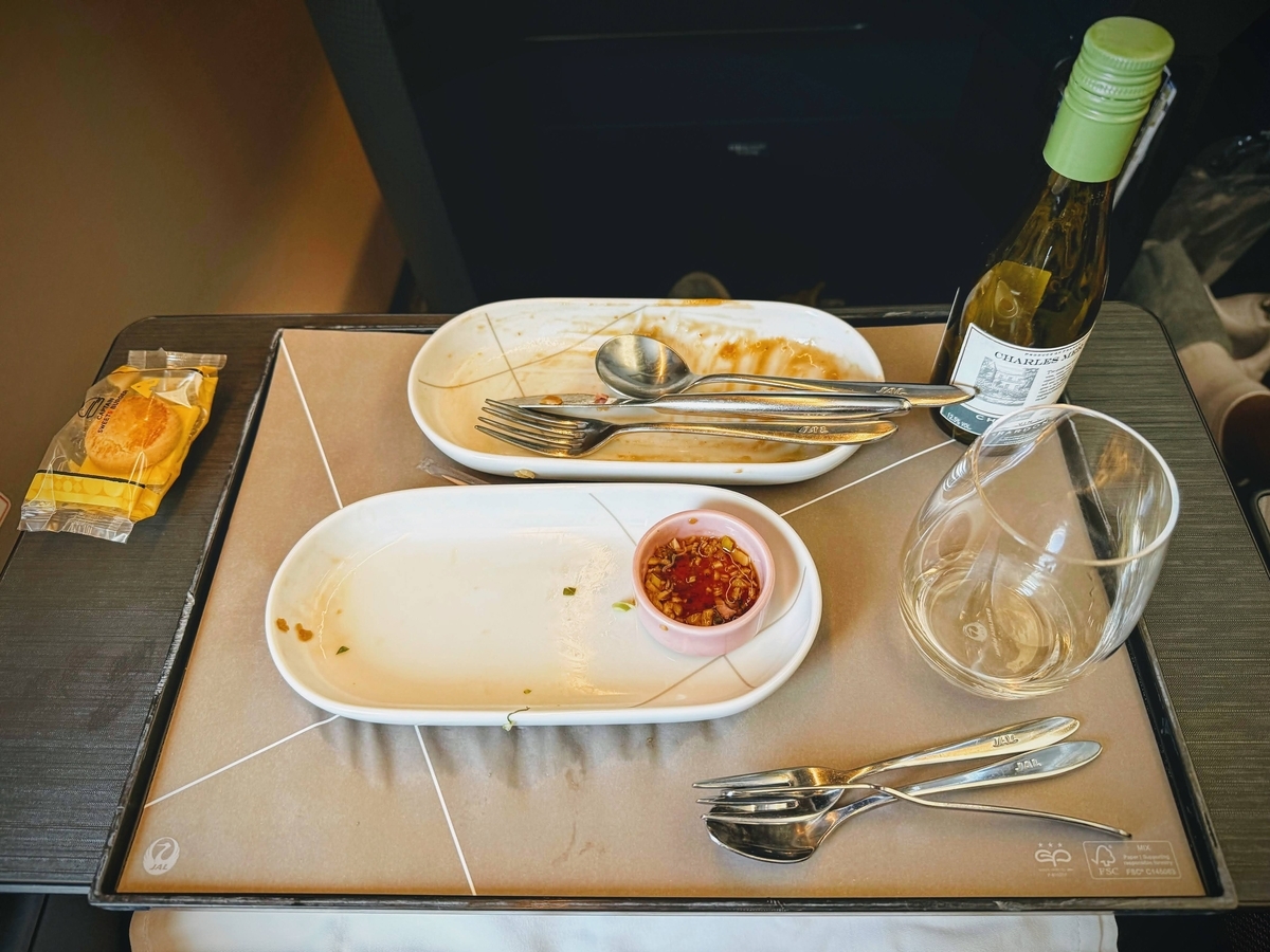 JAL国内線ファーストクラス 2025年10月上旬の機内食(昼食・羽田着)