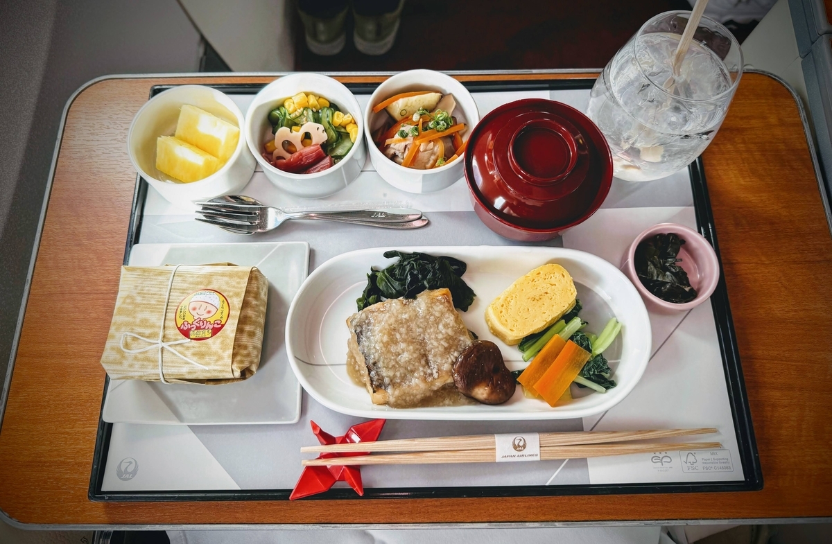 JAL国内線ファーストクラス 2025年10月上旬の機内食(朝食・羽田発)