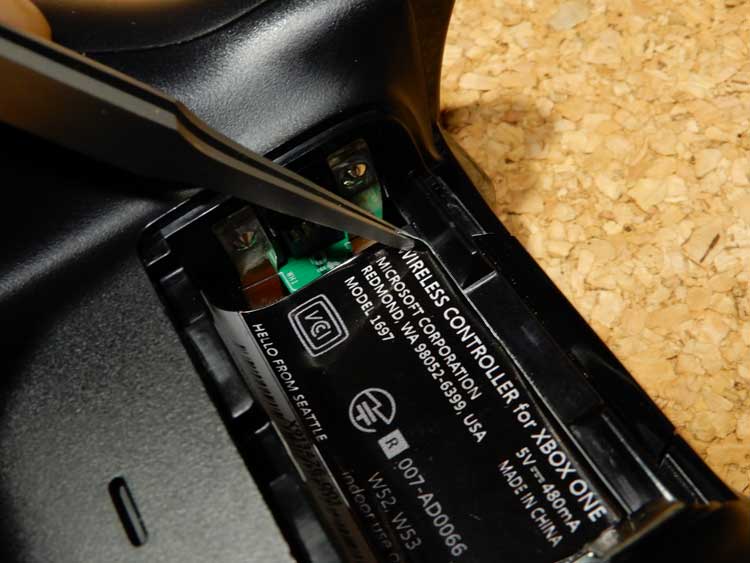 Xbox ワイヤレスコントローラーの「左右スティック」を分解