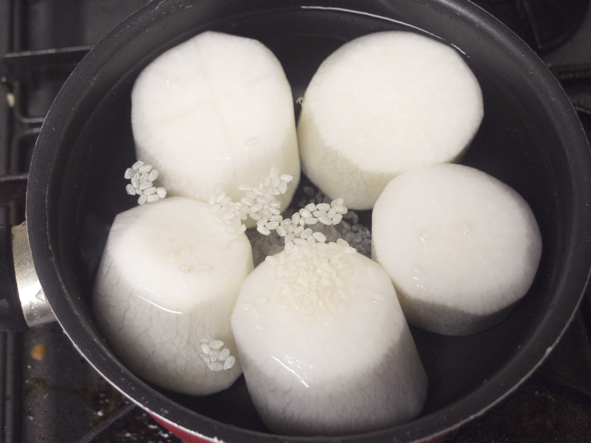 おでん, 下ごしらえ, 準備, 下拵え, 大根, 蒟蒻, こんにゃく, おでん鍋
