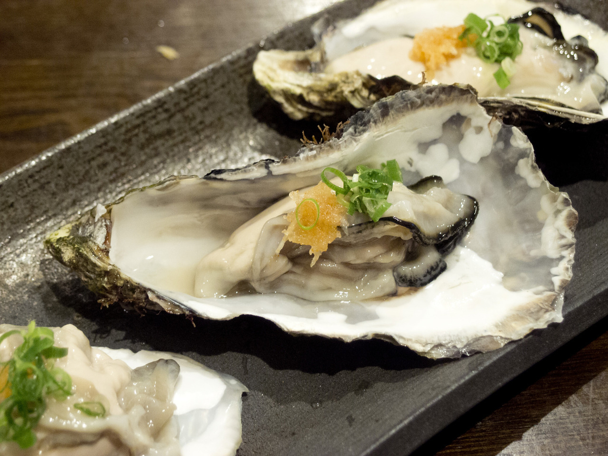 牡蠣, カキ, 開け方, レシピ, 殻つき牡蠣の開けかたと、家で安全においしく食べる方法, オイスター, Oyster, 牡蠣あたる, 生牡蠣