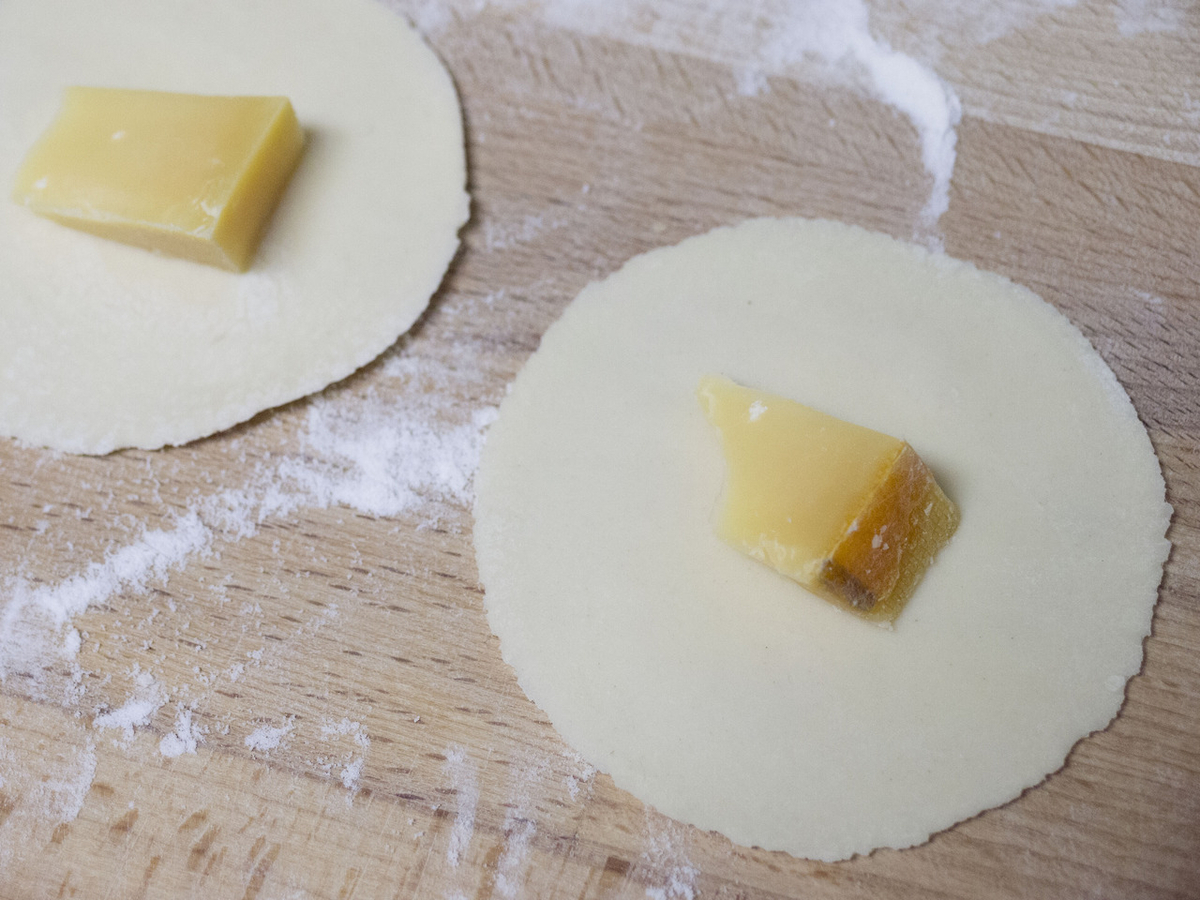 水餃子, 餃子の皮, ギョウザの皮, 手作り, 作り方, レシピ, アレンジ, チーズ