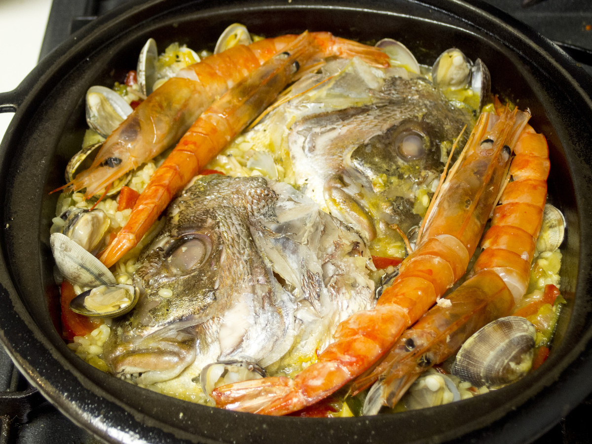 すき焼き鍋, パエリア, 鉄鍋, 鯛, タイ, アラ, 貝柱, 魚貝, レシピ, S&amp;B
