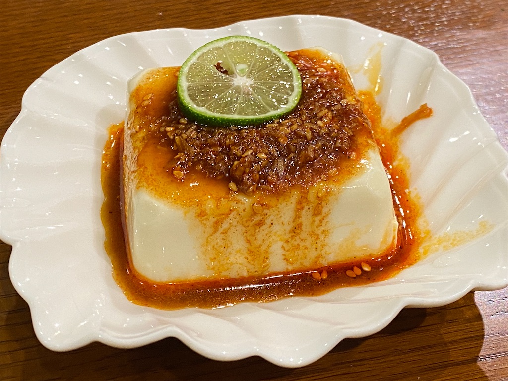 蒜泥白肉, 珍珍, 小岩