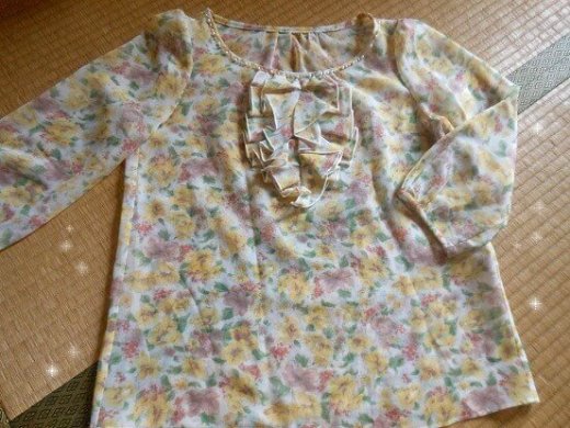 アプワイザーリッシェの花柄ブラウス