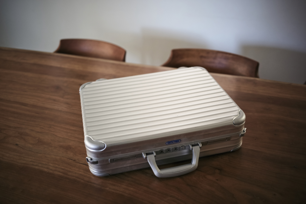 カバンの話 Rimowaのアタッシュケース レコードをめぐる冒険