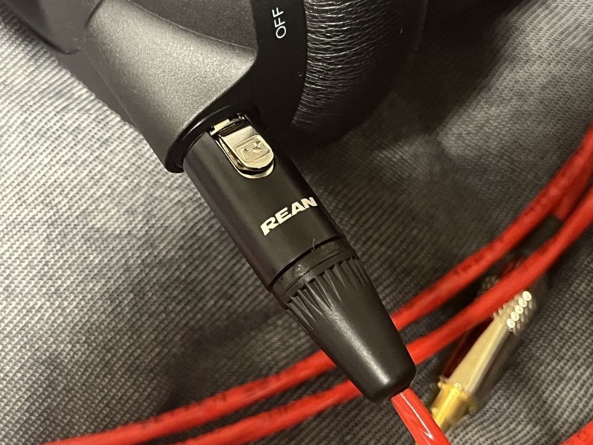 BELDEN 88761の4ピン ミニXLRタイプのヘッドフォンケーブルをAKG BELDEN 88761の4ピン ミニXLRタイプのヘッドフォンケーブルをAKG