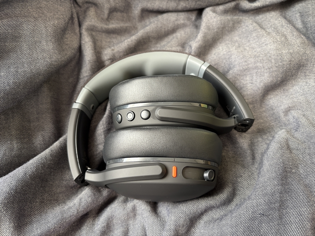 SkullcandyのCrusher Evoというサブウーファー搭載のヘッドホンを買っ