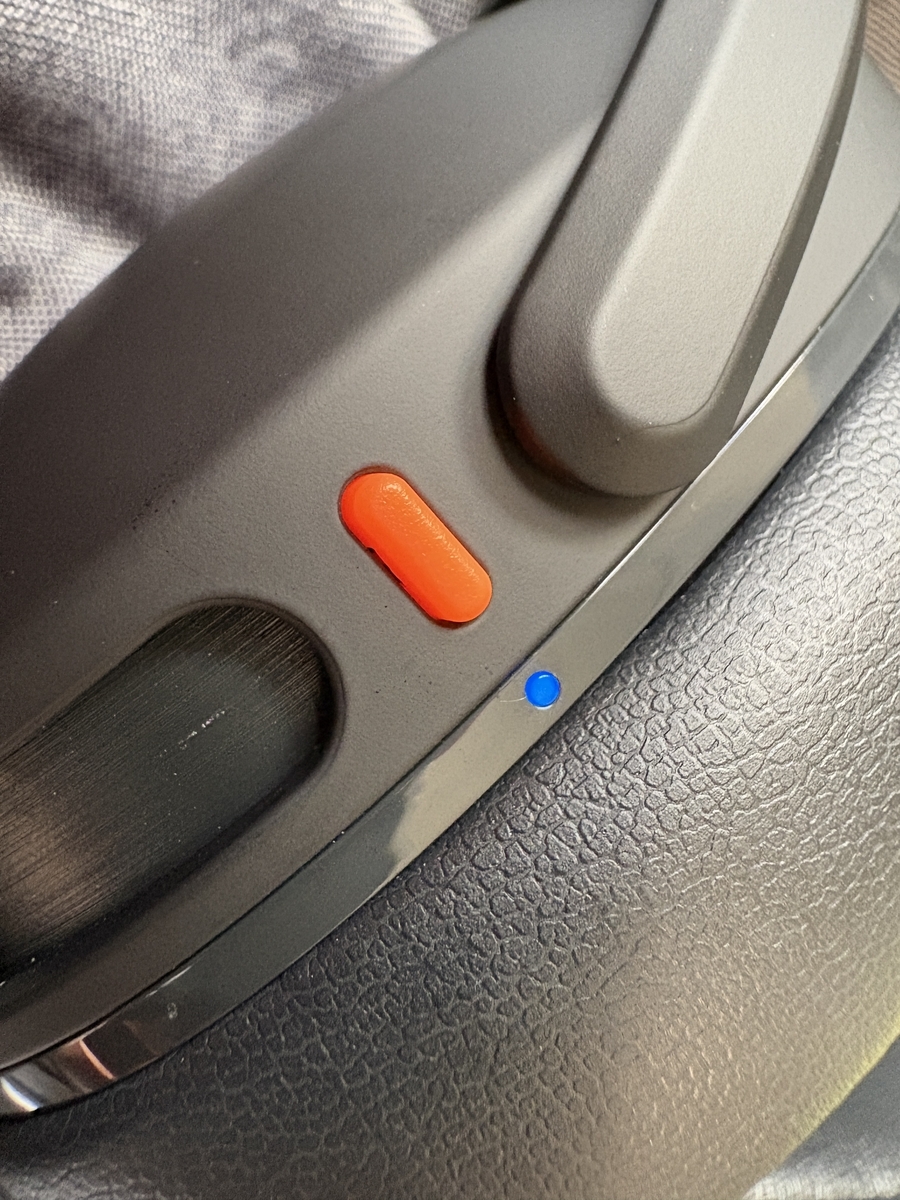 ワイアレス SKULLCandy ウーハ高音質ヘッドフォの横にあるモンスターの