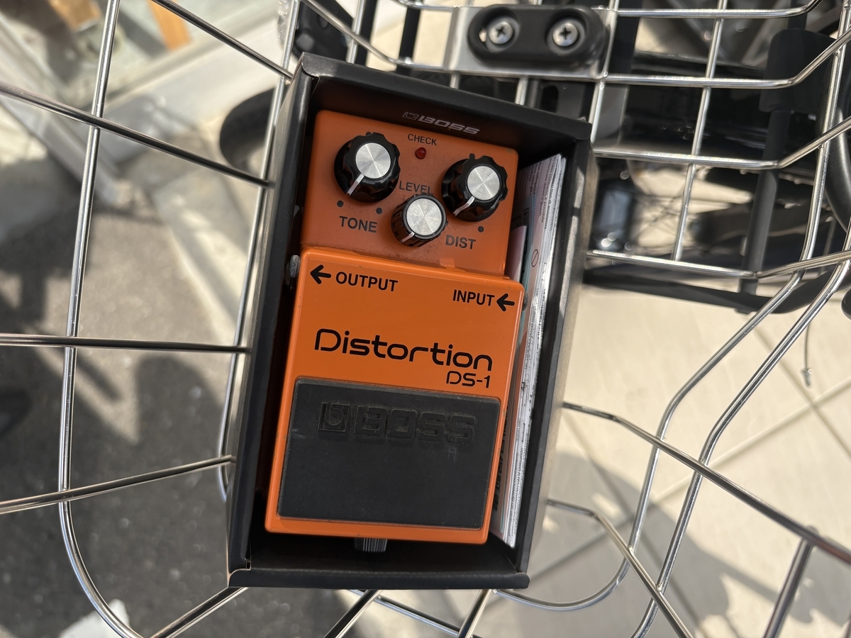 BOSS コンプレッション&ディストーション コンパクトエフェクターの憧れを抑えきれずついにBOSSの