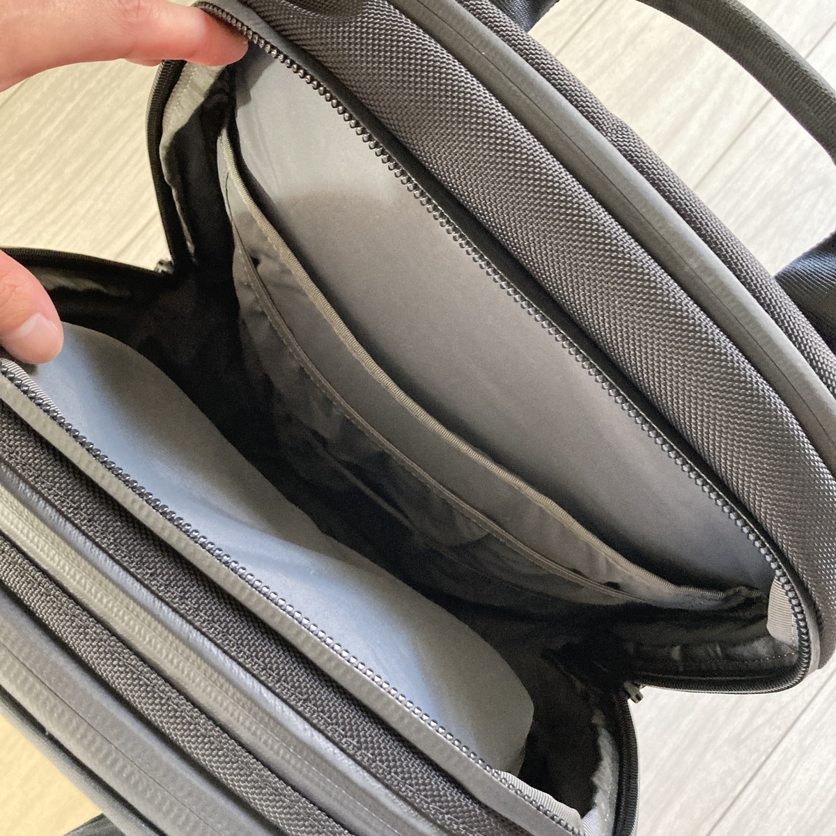 Aer エアー Tech Pack 2 BLACK TechPack2 AER-31010 fitpack daypack slimpack 防水 防水リュック YKK®AquaGuard コーデュラバリスティックナイロン DURAFLEX Duraflex 通気性 ビジネスマン ビジネス 社会人 ジム コンパートメント 止水ジップ 完全防水 止水 デザイン