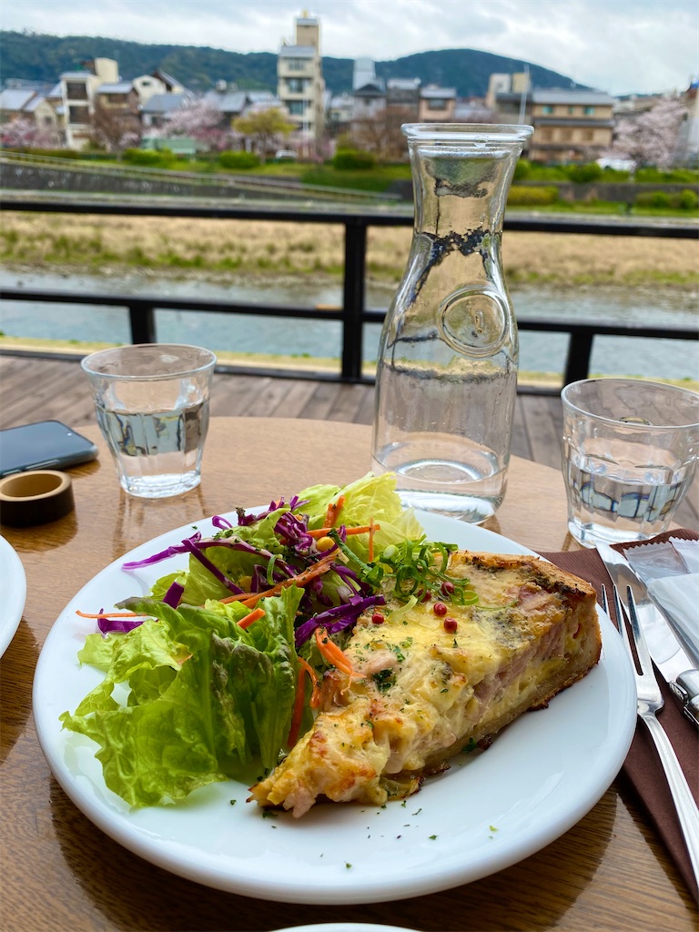 京都カワカフェ Kawa Cafe のテラスで ゆこの気ままな京都暮らし