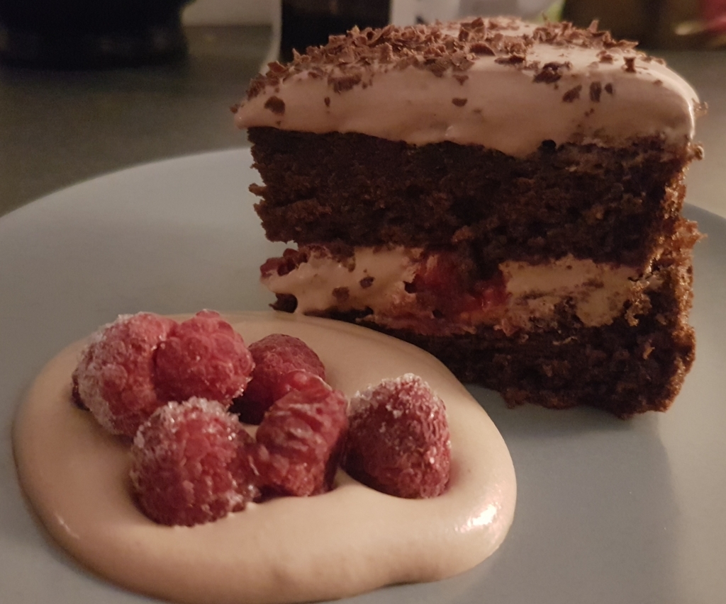 チョコレートラズベリーケーキ おデブが持ってくお弁当