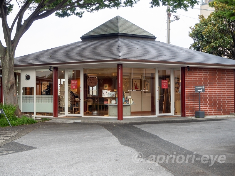 夢二郷土美術館にあるカフェとミュージアムショップ「Art cafe 夢二」の建物