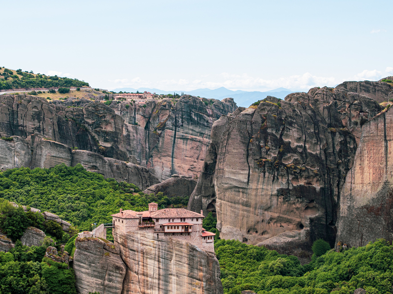 メテオラのメガロ・メテオロン修道院からの眺め