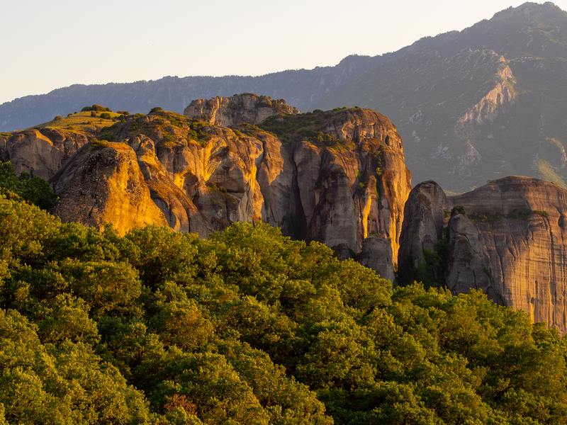 メテオラのアギオス・ステファノス修道院近くからの眺め