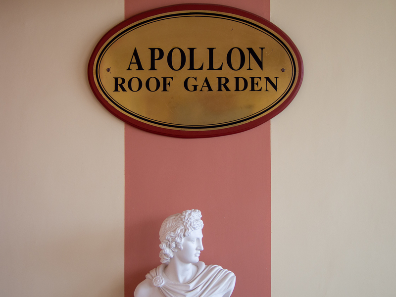 アテネ駅前にあるオスカーホテルの屋上にある「Apollon Roof Garden」