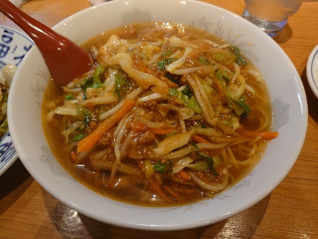 小松市の中華料理屋さんと言えばの餃子菜館勝ちゃんで 餃子の他にいつもと違うメニューを 味噌ラーメン 回鍋肉 石川県の片隅からこんにちは