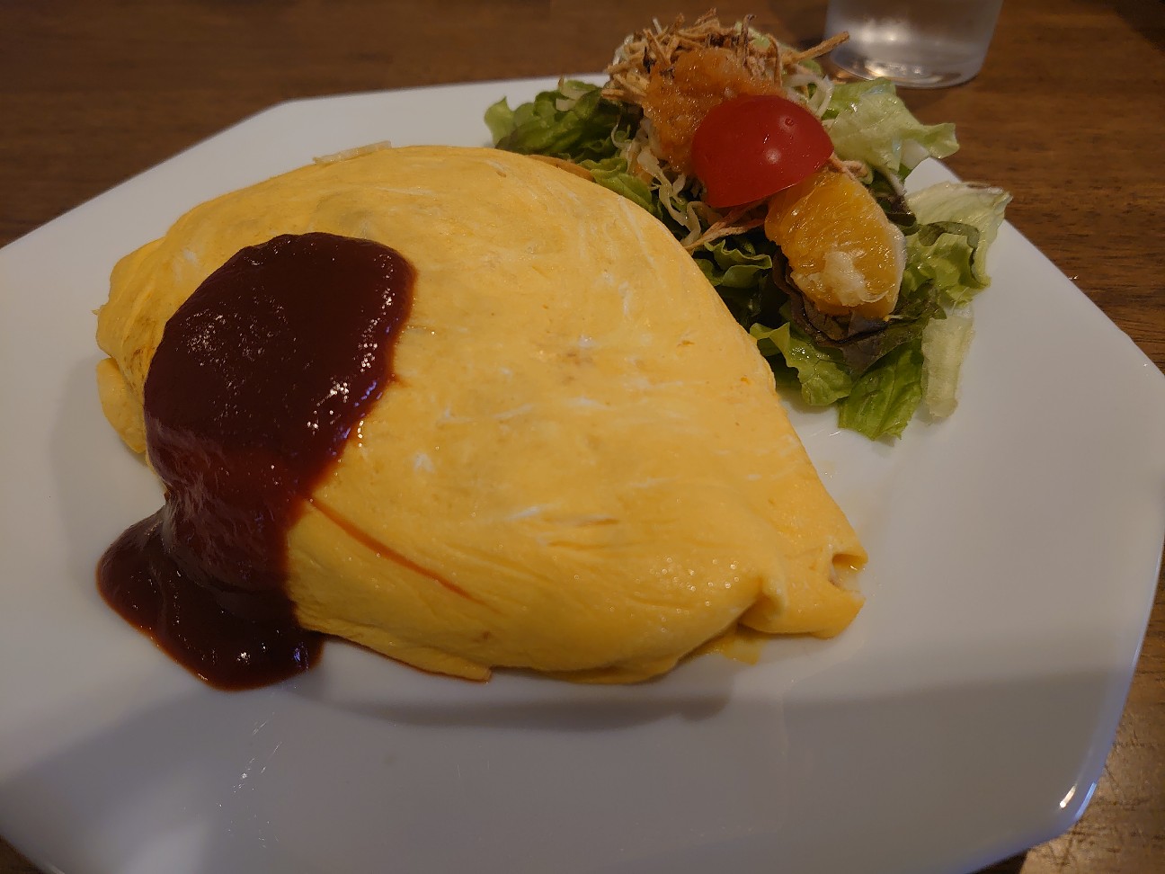 金沢市長土塀の住宅街でひっそりと隠れ家的なカフェ カフェトーミーで オムライス 石川県の片隅からこんにちは