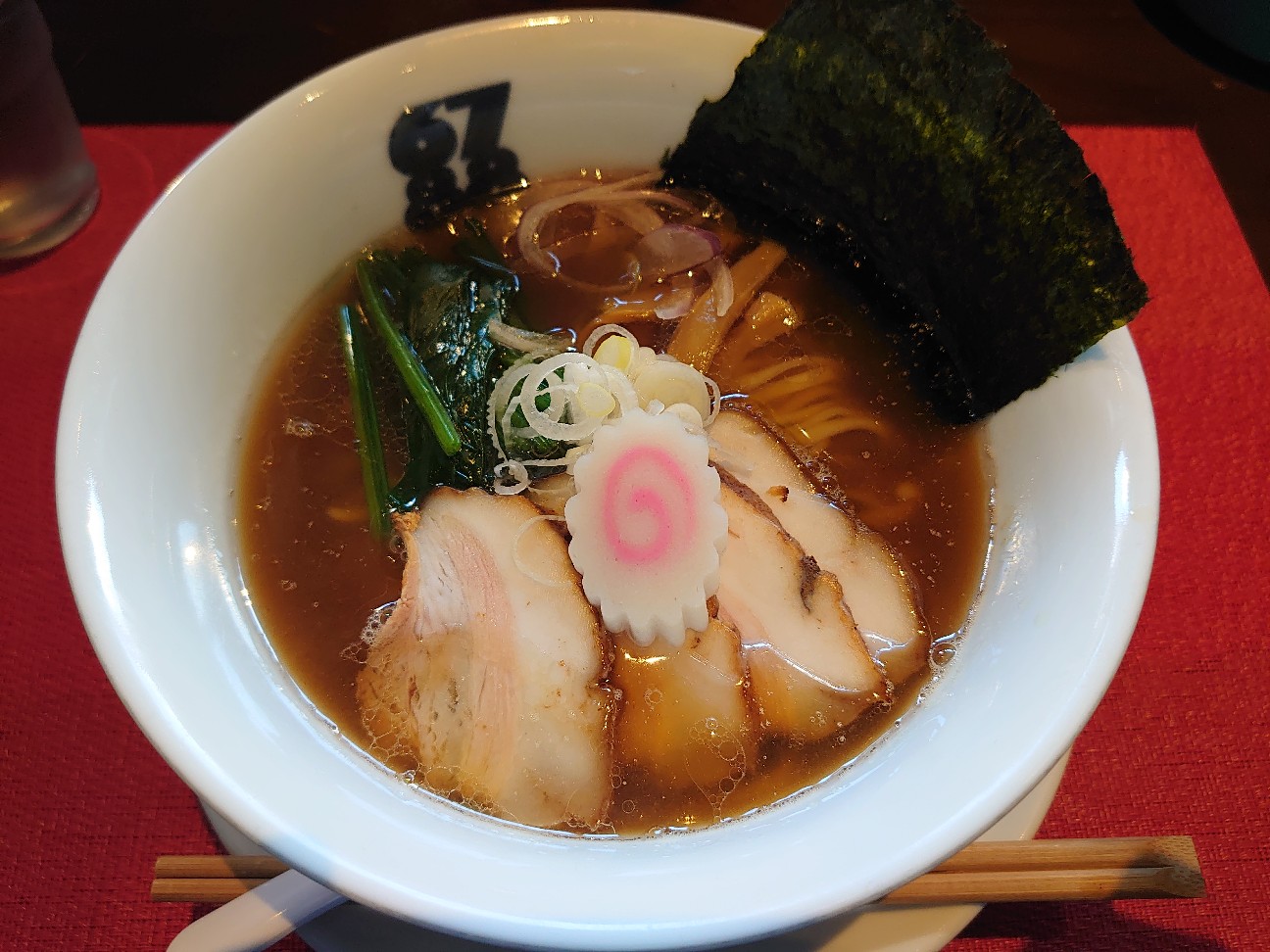 福井市大願寺にある家具屋さんに隣接するラーメン屋さん 無化調らぁ麺専門店牟岐縄屋 むぎなわや で 舞子生姜そばと熊肉ねぎ味噌丼 石川県の片隅からこんにちは