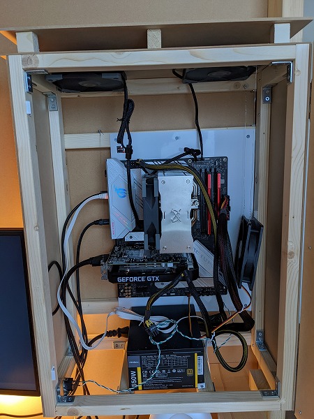 壁掛けPCケースを自作する